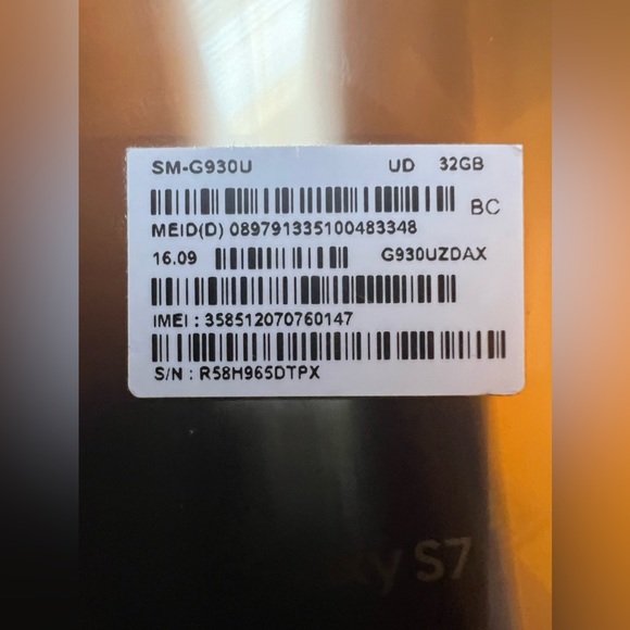 Samsung Galaxy Unlocked S7 GOLD Unlocked - Picture 5 of 7